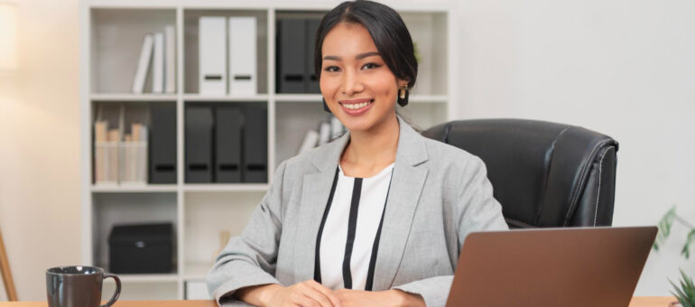 estudante e-learning no laptop